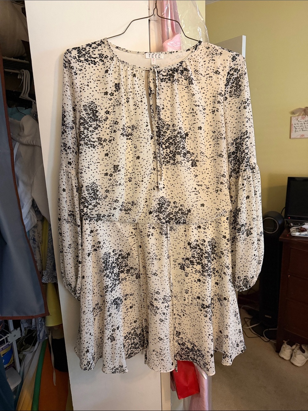 TCEC Cream and Black Speckled Long Sleeve Dress